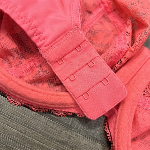 Freya Underwire Unlined Lace Bra - Picture 8 of 10